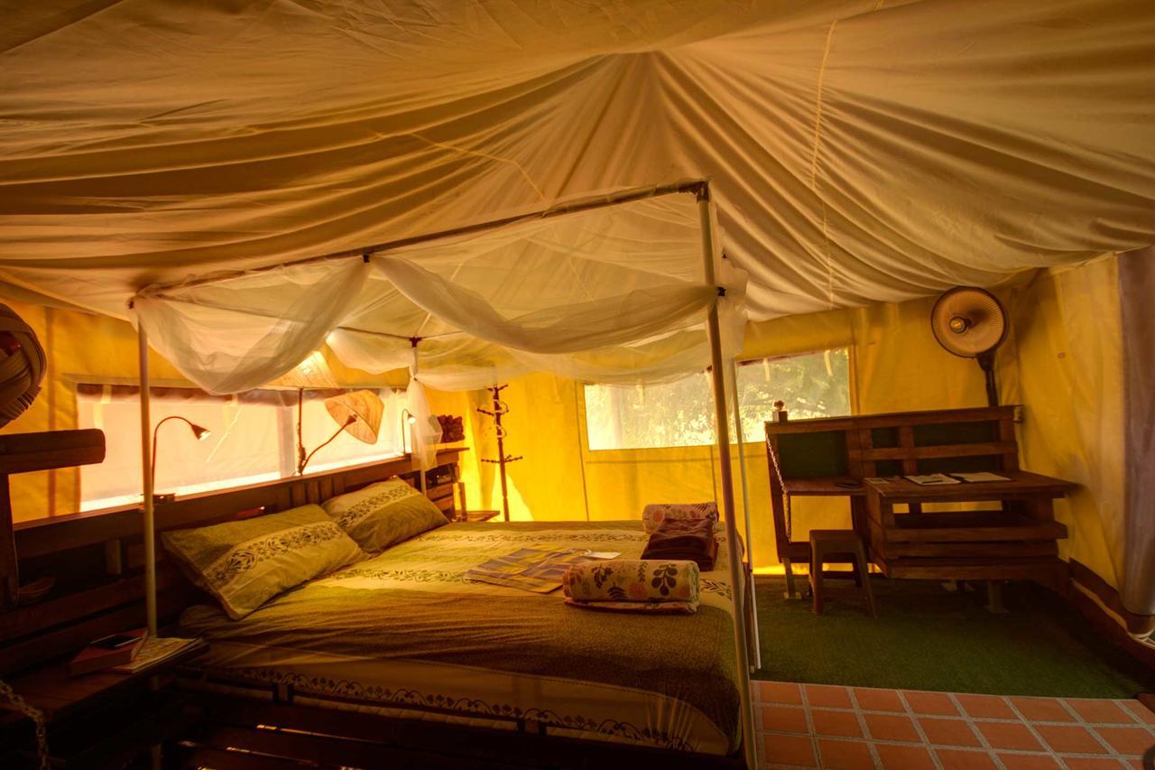 Baan Mae Ying Bungalows & Luxury Glamping Tents Bed and Breakfast Thalang Esterno foto