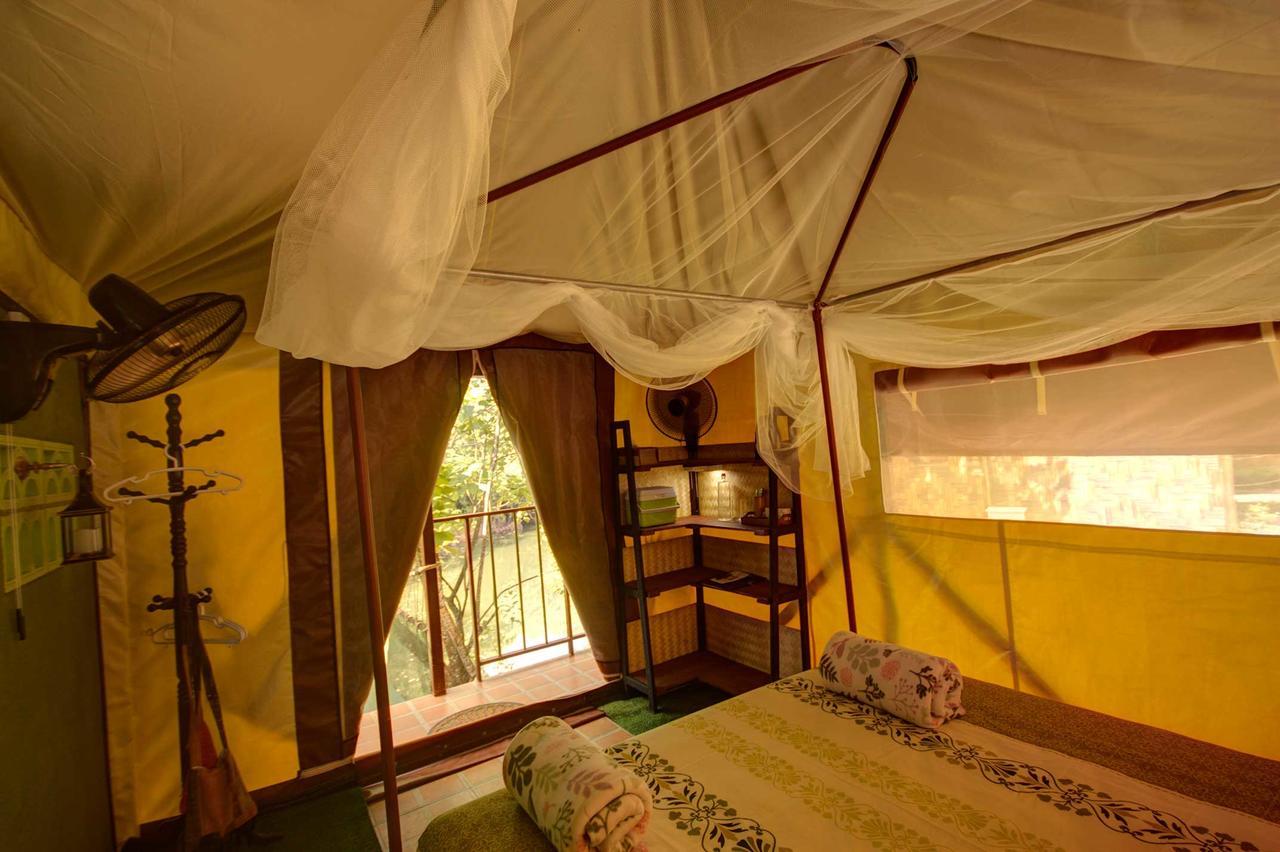 Baan Mae Ying Bungalows & Luxury Glamping Tents Bed and Breakfast Thalang Esterno foto